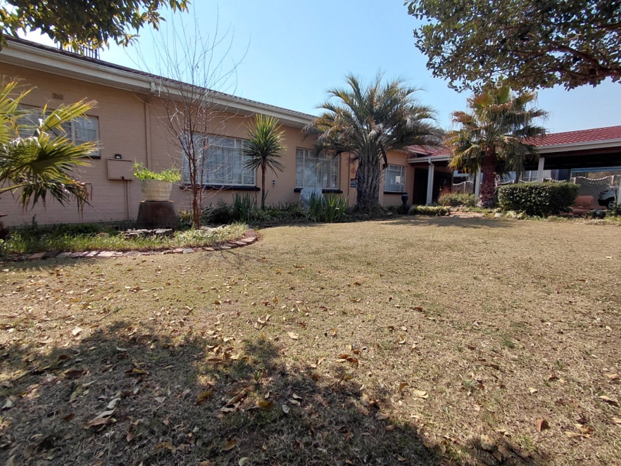 4 Bedroom Property for Sale in Wilgenhof Free State
